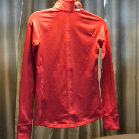 Under Armour Pullover - Picture 13 of 13